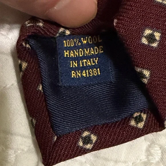 Rugby Ralph Lauren 100% Wool Burgundy Geometric Tie - Handmade in Italy - Picture 4 of 4